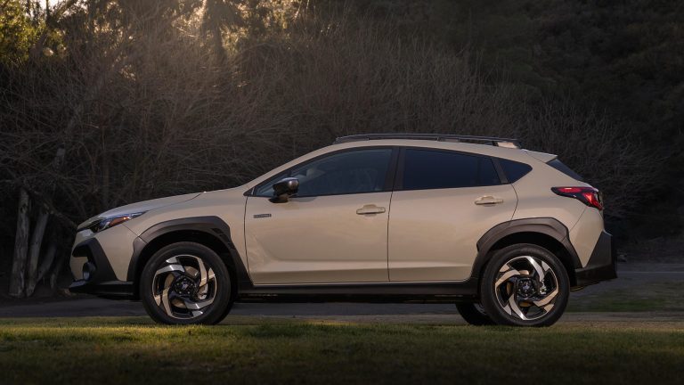 La Subaru Crosstrek 2027 débute à 33 742 $; une nouvelle version hybride Onyx s’ajoute à la gamme