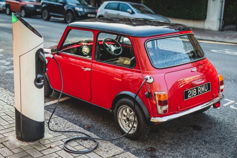 L’entreprise britannique Swindon Powertrain propose d’électrifier la Mini originale