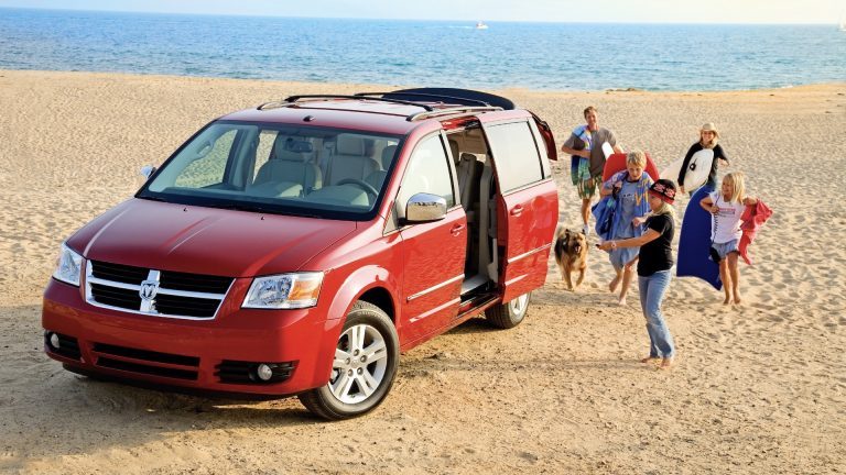Voyage dans le temps : 10 modèles qui ont marqué l’histoire de la fourgonnette de Chrysler