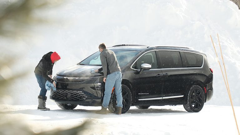 Chrysler donne un aperçu de la Pacifica 2027 restylée