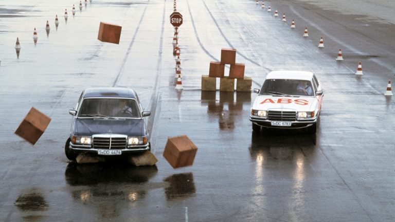 La techno en 500 mots : la vraie utilité des freins ABS