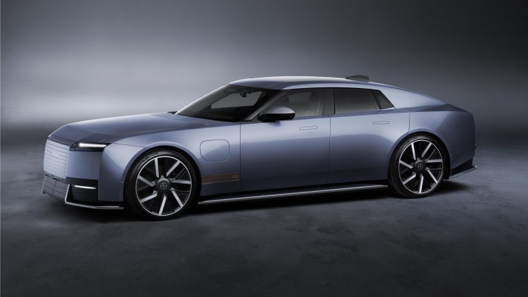 Jaguar Type 01 : plus de 1 000 chevaux et un prix prévu de 178 000 $ au Canada