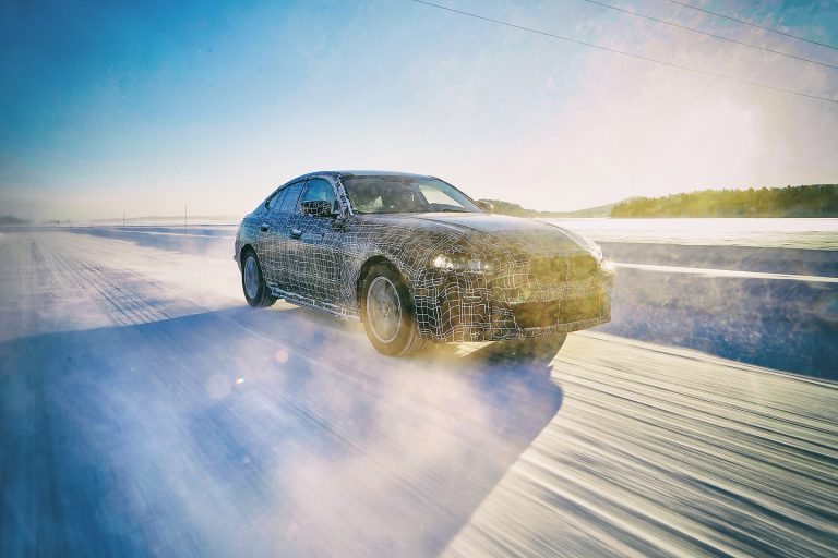 523 chevaux pour la BMW i4