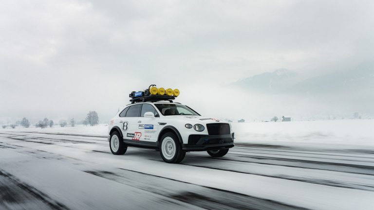 Du grand tourisme aux sentiers hors route : Bentley lance la Continental GT S et le concept Bentayga X