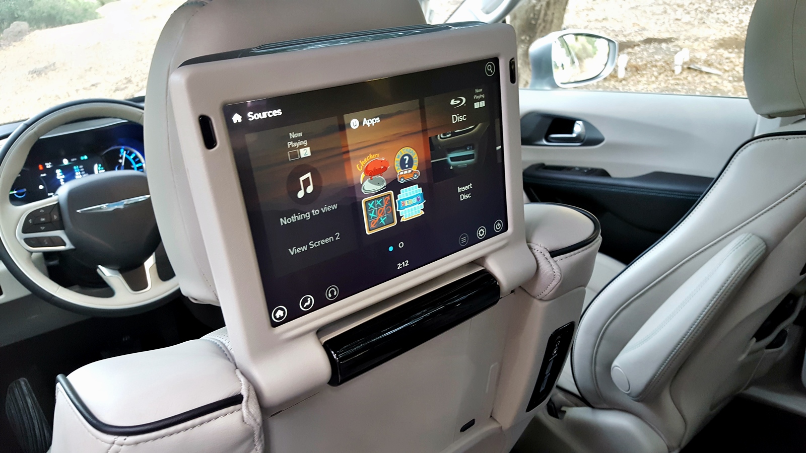 chrysler-pacifica-hybride-2017-43