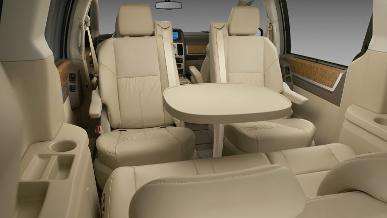 Dix innovations qui ont façonné la fourgonnette de Chrysler depuis 1984
