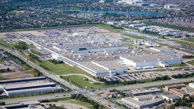 Le Canada lance un processus de règlement des différends avec Stellantis concernant le transfert de la production du Jeep de Brampton vers les États-Unis