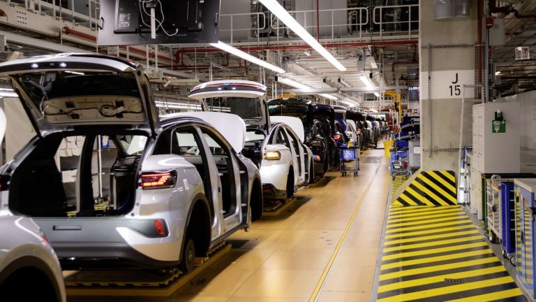 Le groupe Volkswagen envisage de réduire ses coûts de 20 % supplémentaires d’ici 2028