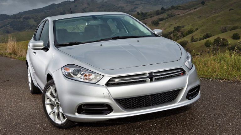 Morts-vivants chez Stellantis des Dart, Journey, Grand Caravan et 500L se vendent encore en 2025