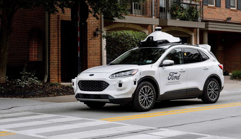 Conduite autonome : le Ford Escape Hybride en renfort