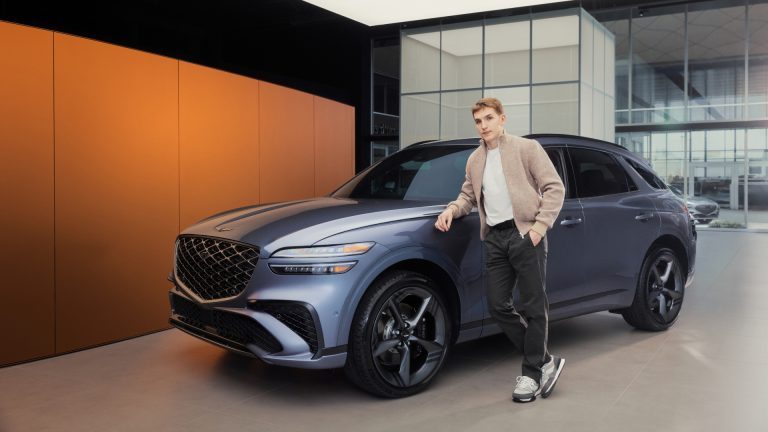 Le défenseur des Canadiens de Montréal Lane Hutson devient le plus récent partenaire de marque de Genesis Canada