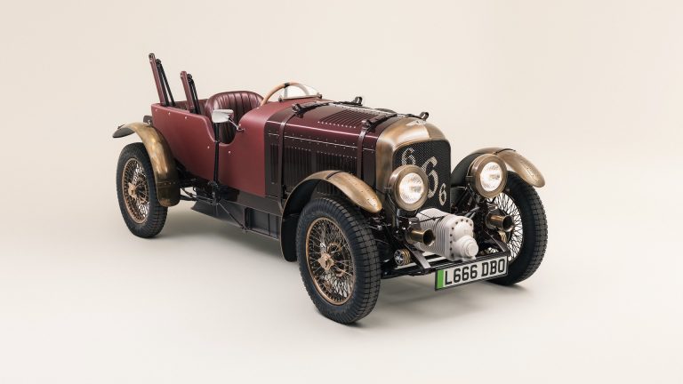 Jason Momoa s&rsquo;offre une Bentley Blower Jnr miniature entièrement sur mesure