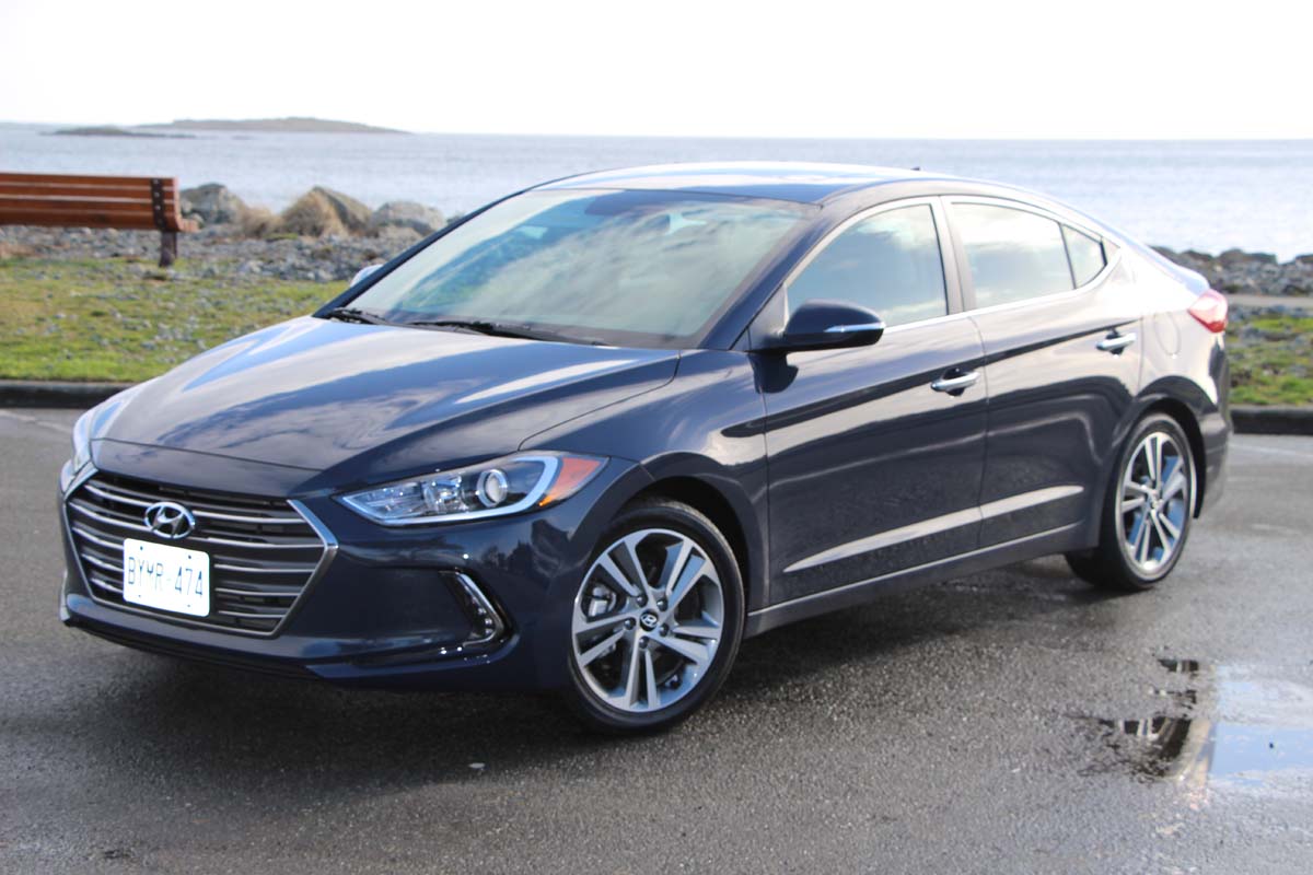 Hyundai Elantra 2017 (2)