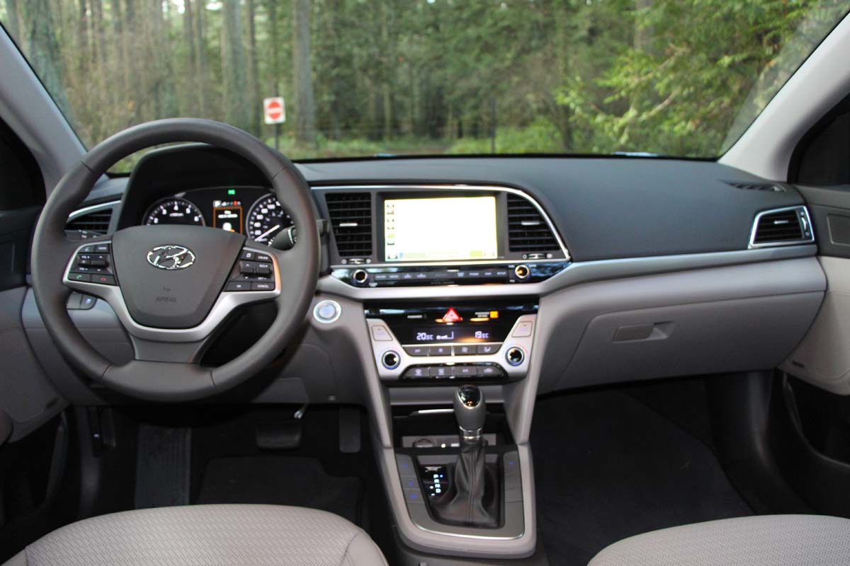 Hyundai Elantra 2017 (39)