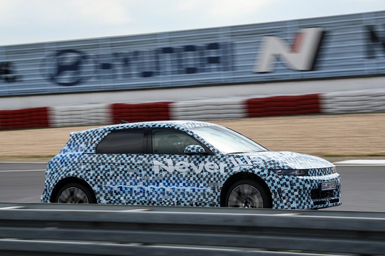 Hyundai IONIQ 5 N s&rsquo;élance sur le Nürburgring lors d&rsquo;un essai sous haute tension
