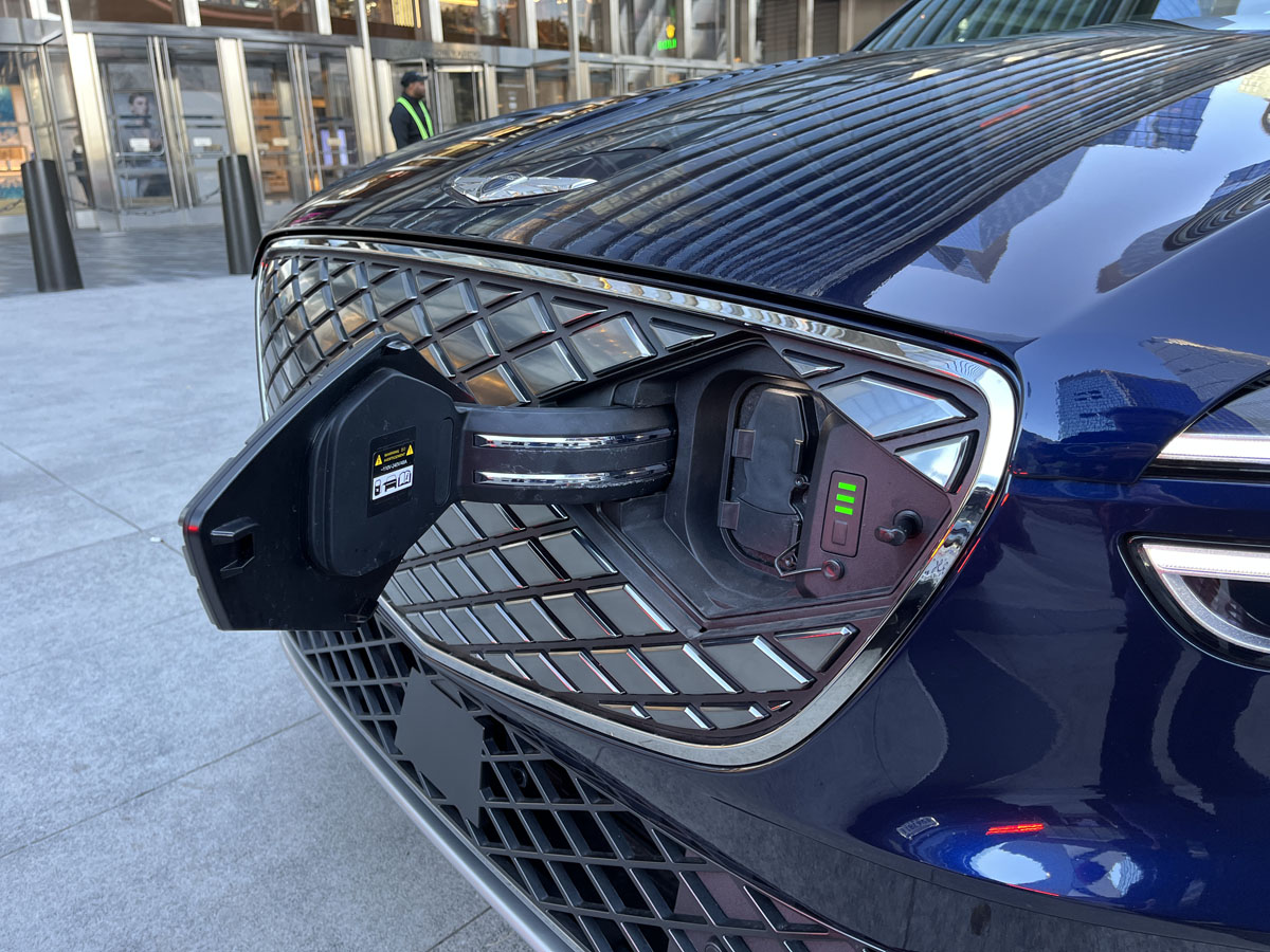 Genesis GV70 Électrifié 2024 | Crédit: Germain Goyer