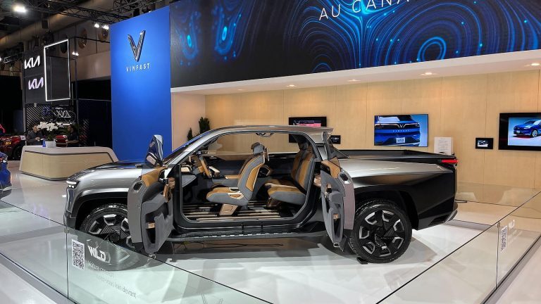 Salon de l’Auto de Montréal: la camionnette VF Wild et le mignon petit VUS VF 3