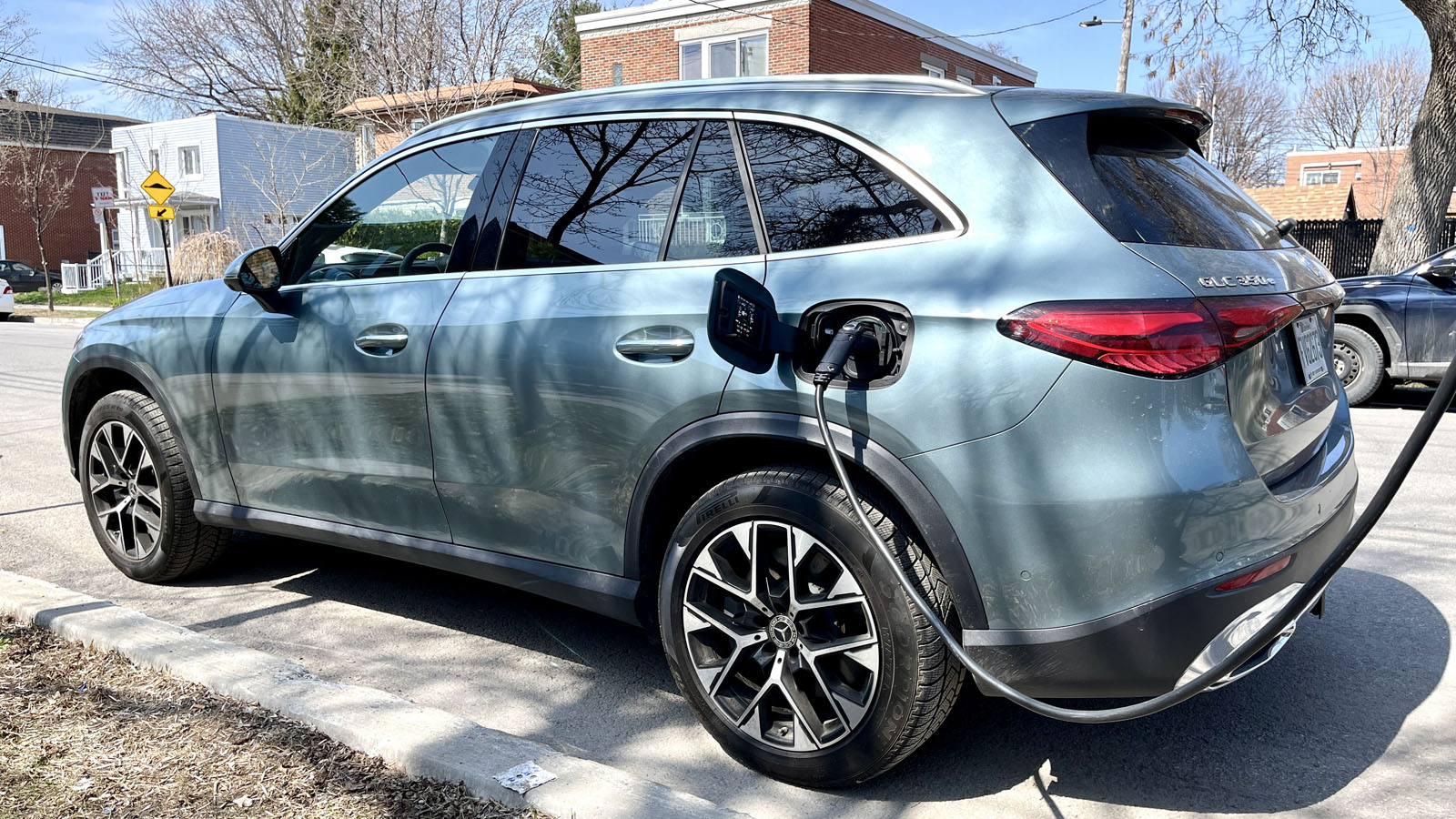 Mercedes-Benz GLC 350e 4Matic 2025 | Photo: Germain Goyer