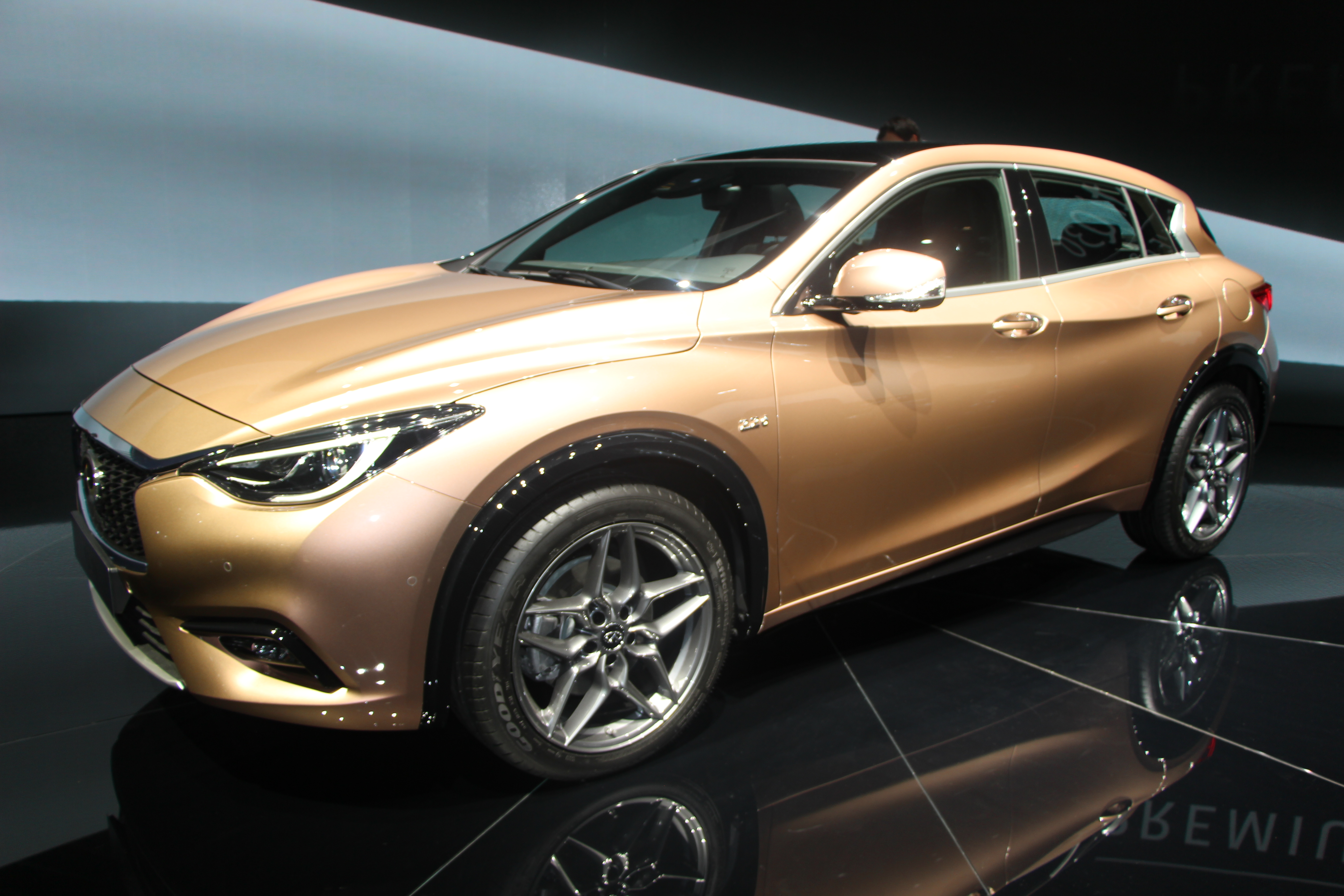 Infiniti Q30 (7)