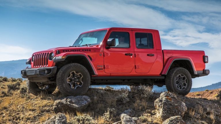 La NHTSA lance une enquête sur 232 000 Jeep Gladiator et Wrangler 2020