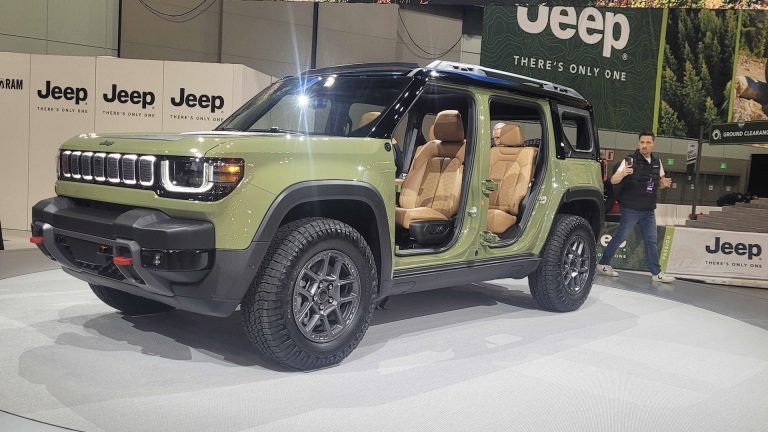 Jeep montre à quel point le Recon se veut un véritable hors route avec une idée de treuil novatrice