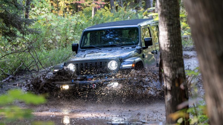Essai routier : Jeep Wrangler, la bouette, la valeur sure chez Jeep en ces temps de turbulences