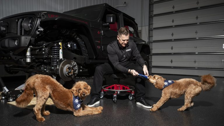 Stellantis lance Mopaw, une gamme d&rsquo;accessoires pour animaux de compagnie par Mopar