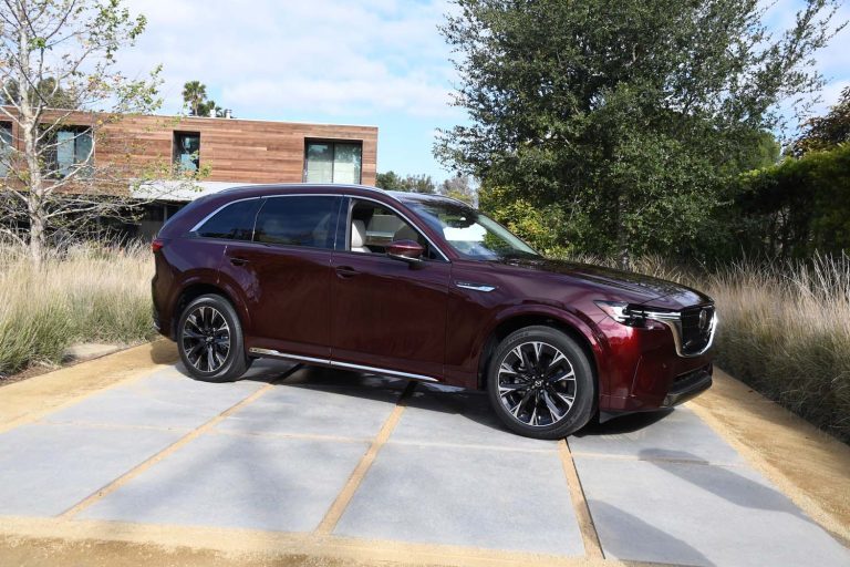 Le nouveau Mazda CX-90 2024 dévoilé