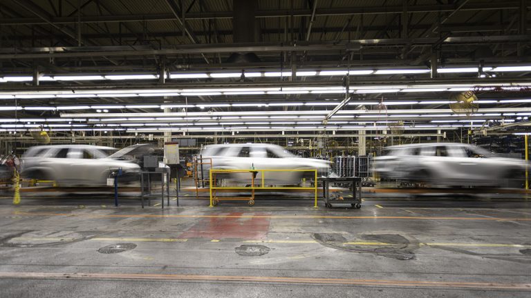 Les déclarations de Trump sur l’essor des usines automobiles américaines contredisent la réalité