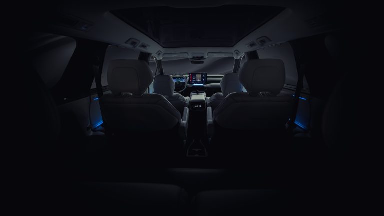 Toyota offre un aperçu de l’habitacle de son nouveau véhicule à trois rangées avant la présentation du 10 février