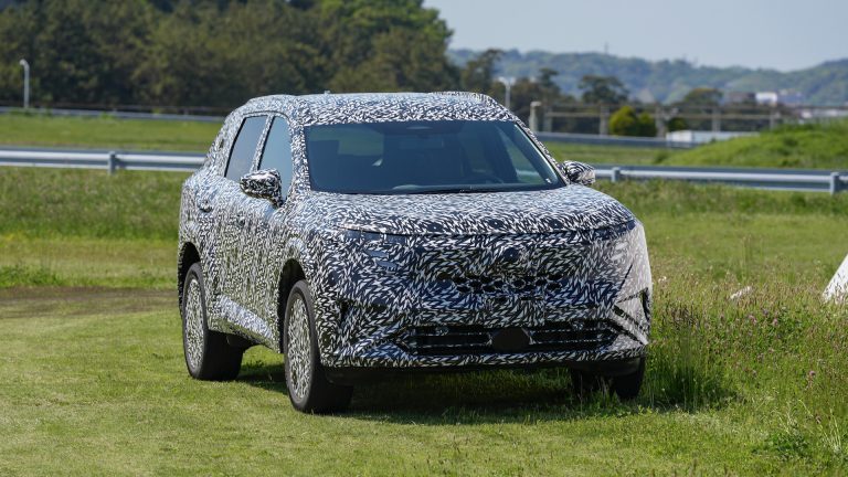Nissan accélère une nouvelle fois le lancement du Rogue e-Power hybride alors que la concurrence avec le RAV4 et le CR-V s’intensifie