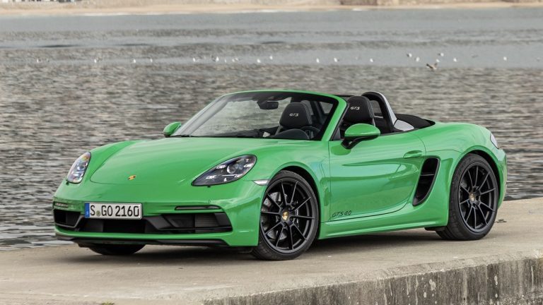 Porsche pourrait abandonner les Boxster et Cayman électriques alors que les pressions sur les coûts persistent