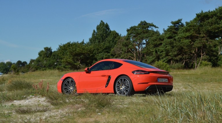 Le duo Porsche 718 Boxster / 718 Cayman bientôt électrifié?