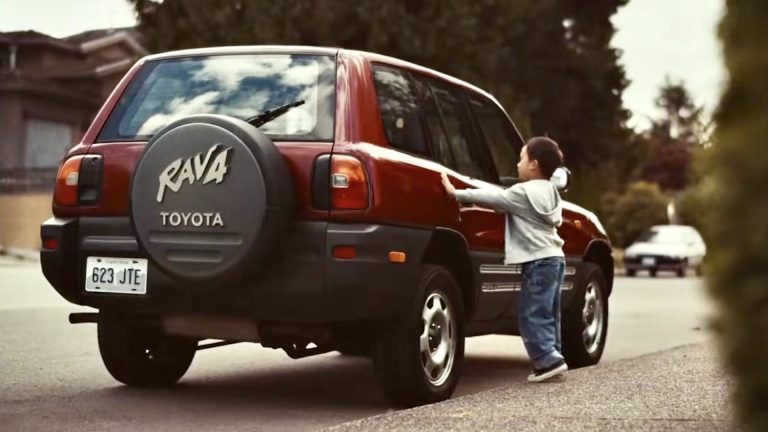 Publicités automobiles du Super Bowl : la tradition continue… timidement