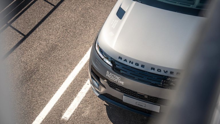 Land Rover présente le Range Rover Sport Electric à Goodwood