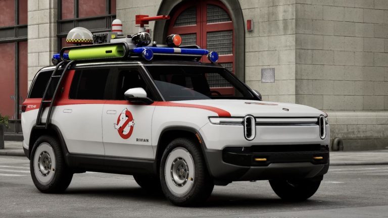 Rivian rend hommage au film Ghostbusters avec une Ecto-1… électrisante