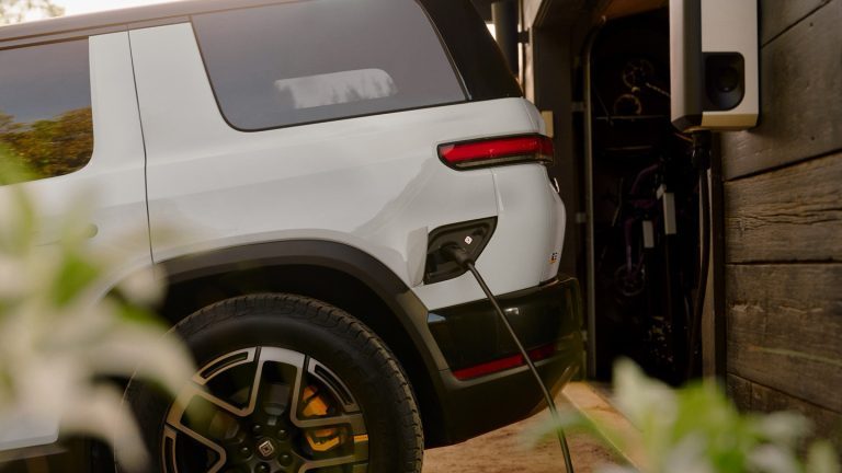 La part des ventes de véhicules électriques au Canada chute à 7,7 % en janvier avant la remise à zéro des incitatifs