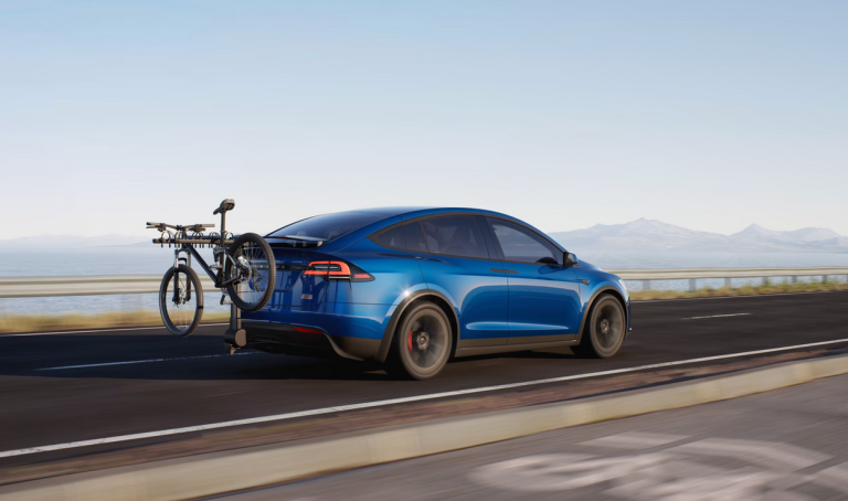 Tesla Model X : le véhicule électrique le plus conduit, mais toujours derrière les voitures à essence