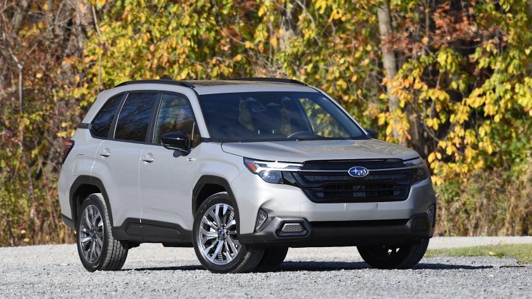Subaru rappelle près de 70 000 Forester vu le risque de détachement du verre du toit ouvrant