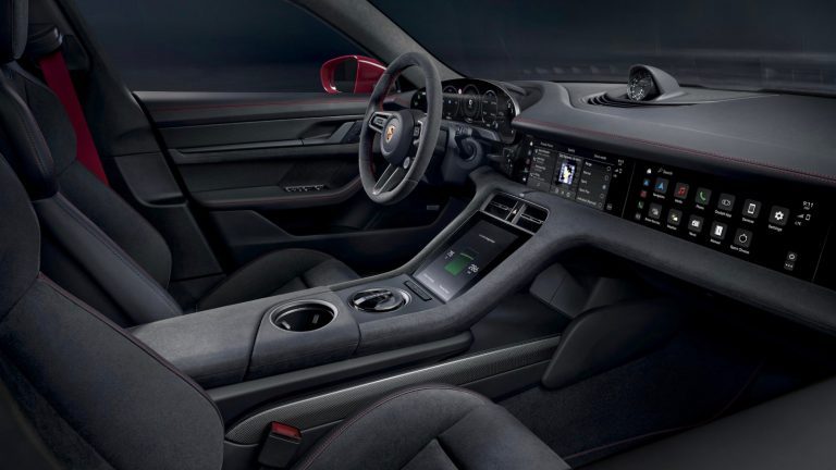 Porsche apporte des modifications à son système d’info divertissement, dont une unique à la Taycan