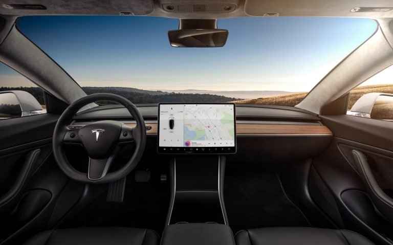 L’enquête de la NHTSA sur le système Autopilot de Tesla est maintenant étendue à 830 000 véhicules