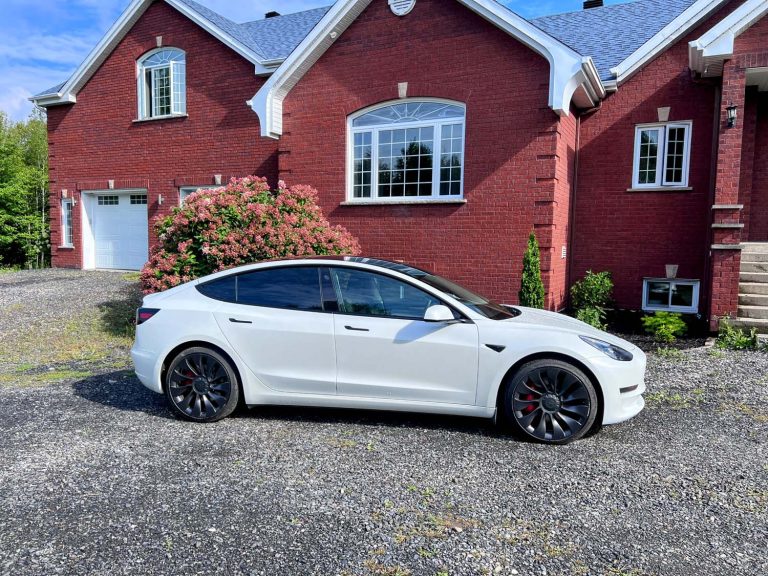 Essai Tesla Model 3 Performance 2022: Pourquoi est-elle si populaire?