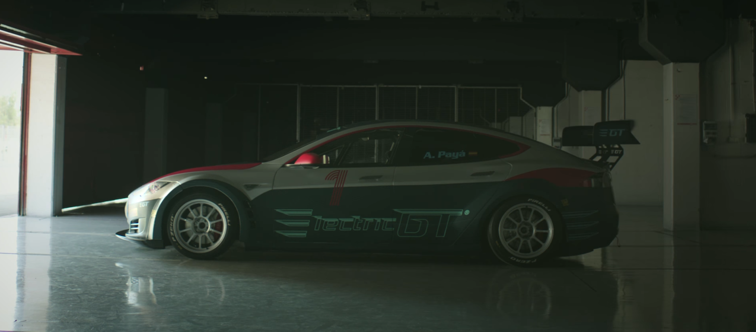 Tesla Course Une série de courses mettant en vedette la Tesla Model S? | Ecolo Auto