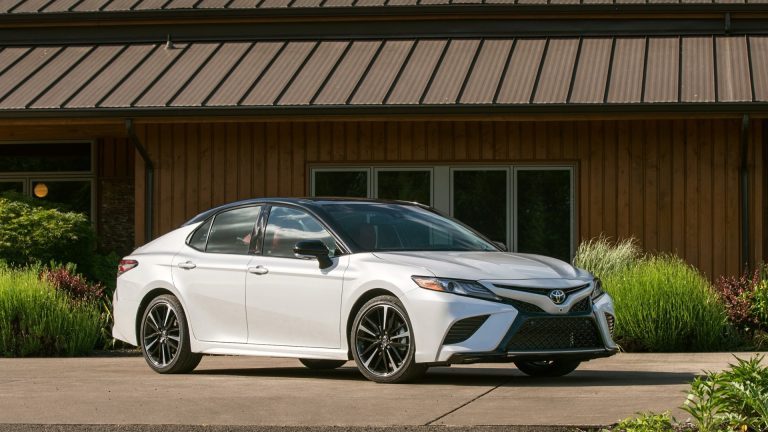 Rapport des problèmes et fiabilité de la Toyota Camry de 8e génération de 2018 à 2024
