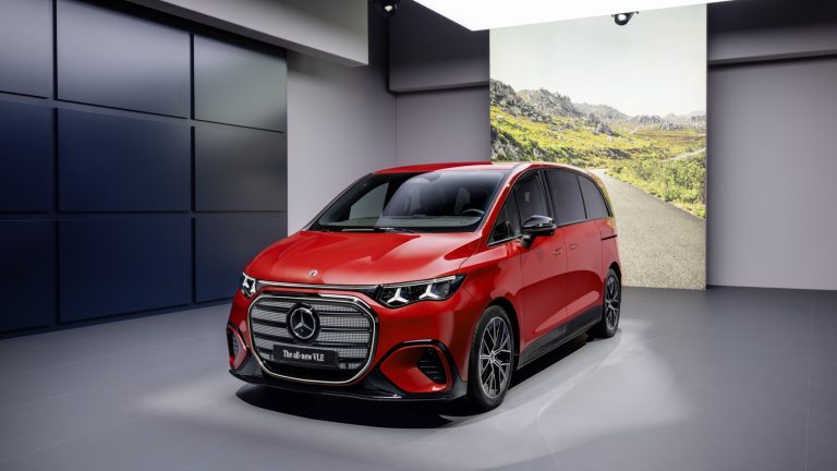 Mercedes-Benz dévoile la VLE, une fourgonnette électrique de luxe pour les familles et les services de navette
