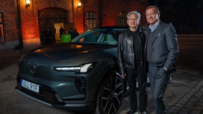 Volvo et NVIDIA visent la conduite automatisée de porte à porte