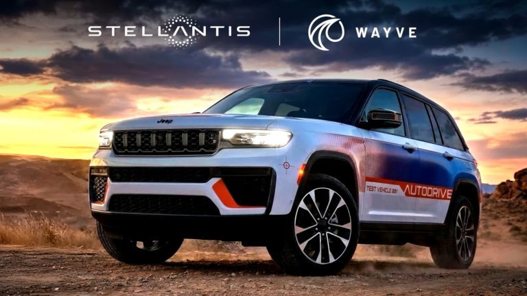 Stellantis s&rsquo;associe à Wayve, Qualcomm et Applied Intuition pour commercialiser de nouvelles technologies, dont des systèmes basés sur l&rsquo;IA et la conduite mains libres de porte-à-porte