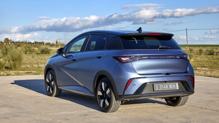 BYD cible Toronto, Vancouver et Montréal pour ses premiers points de vente au détail