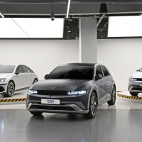 Véhicules d'essai et de collecte de données d'Atria AI, sur bases IONIQ 6 et IONIQ 5, au Vehicle Workshop de 42dot | Hyundai Motor Group Véhicules d'essai Atria AI sur bases IONIQ 6 et IONIQ 5 au Vehicle Workshop de 42dot