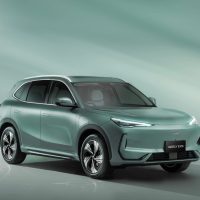 Geely EX5 vert jade, vue trois-quarts avant | Geely Geely EX5 vert jade, vue trois-quarts avant